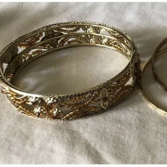 lot of 4 Rhinestone ornate Scroll Work Bangle Bracelets - Picture 6 of 10